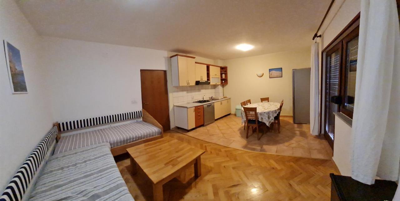 Apartmani Presecki 파그 외부 사진